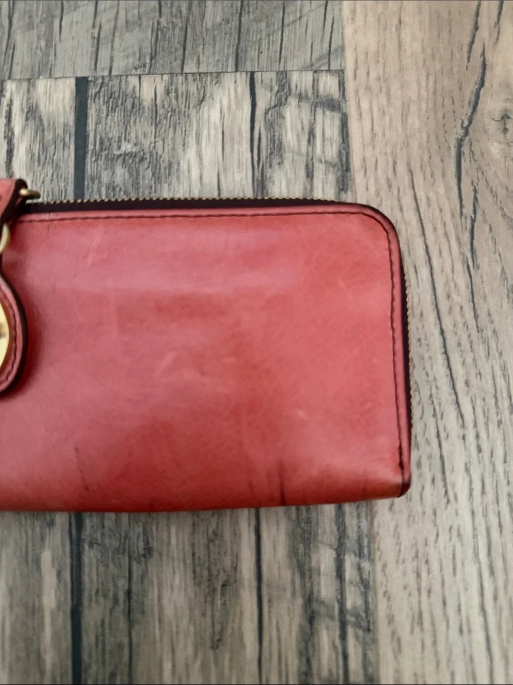 Hobo turnlock wallet